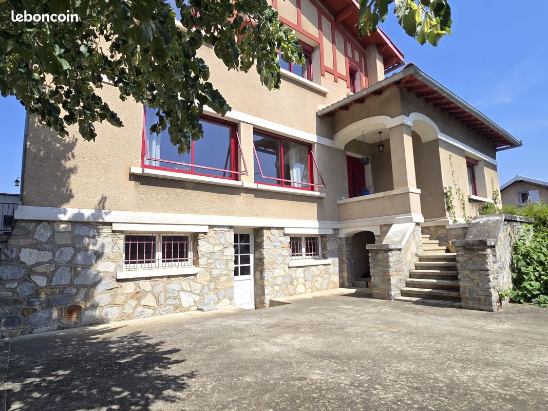 Maison 10 pièces 250 m² · à Castres · 250 m² · 395 000 €
