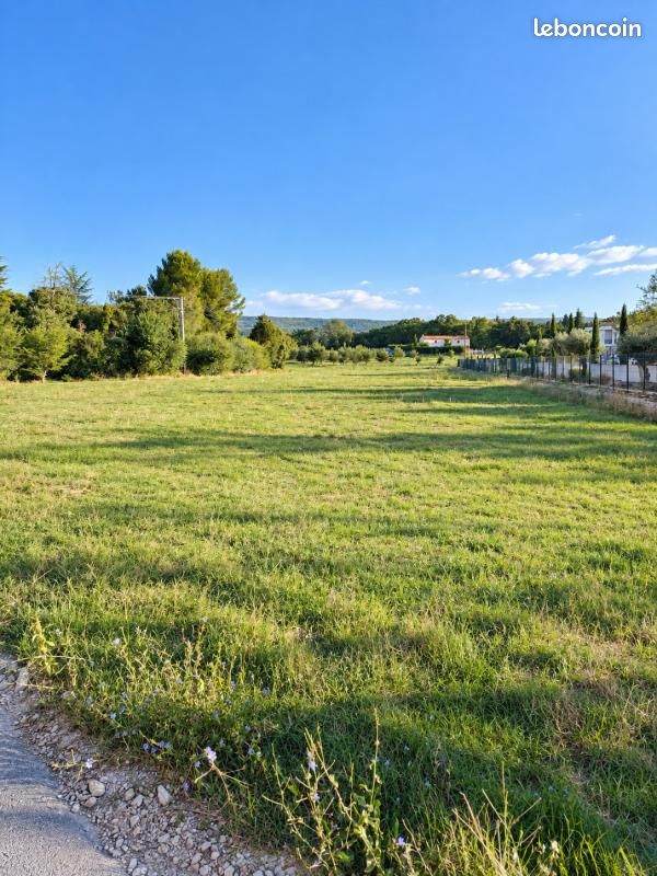 Terrain 680 m² Aix En Provence · à Aix-en-Provence · 590 000 €