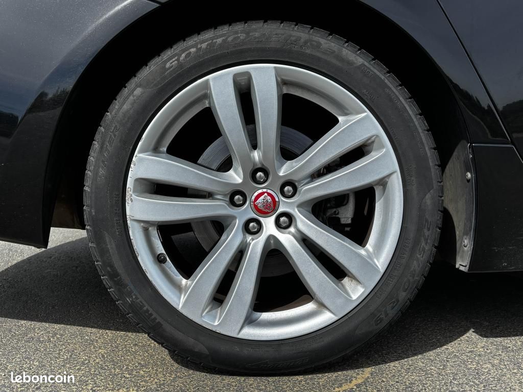 JAGUAR XJ Courte - 3.0 D V6 - 275ch - BVA 8 - Luxe Premium Phase 1 - Garantie 12 mois (image 33)