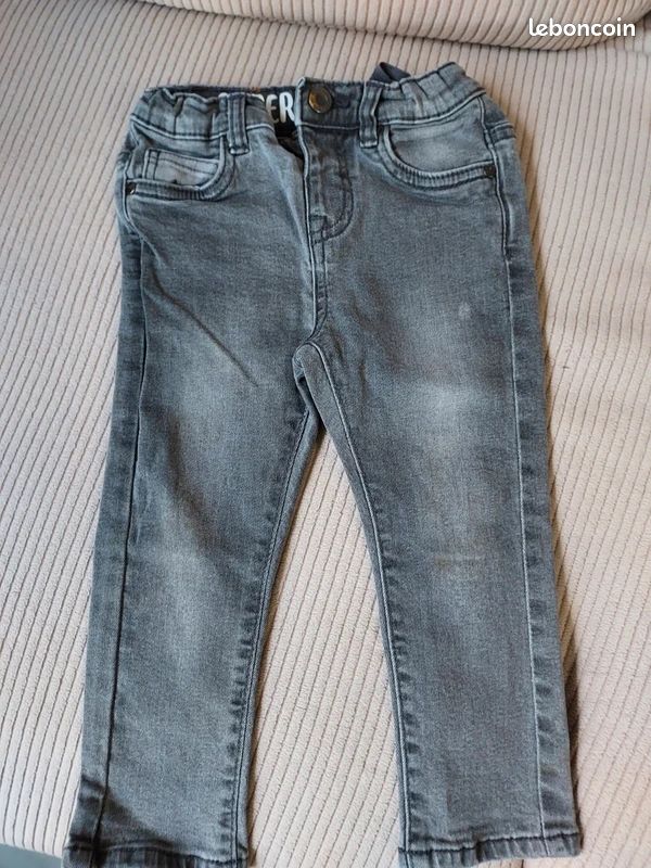 3 pantalons jeans 24 mois "Gémo" (image 6)