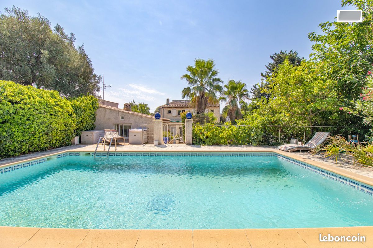Maison 7 pièces 280 m² · à Toulon · 280 m² · 990 000 €