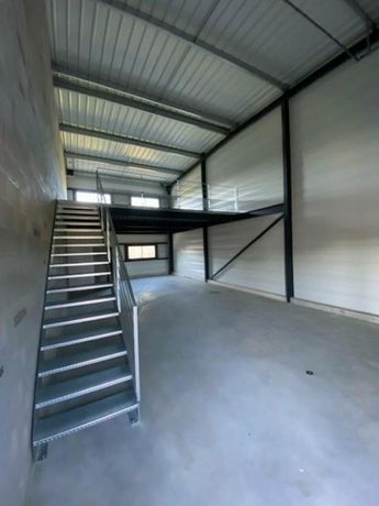 Local commercial 165 m² GUJAN MESTRAS - Bureaux & Commerces