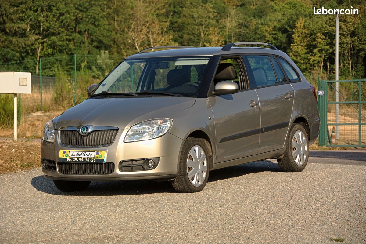 Skoda Fabia 1.2L 70CH / DISTRIBUTION PAR CHAINE / Garanties 12 Mois / Compatible ETHANOL (image 1)