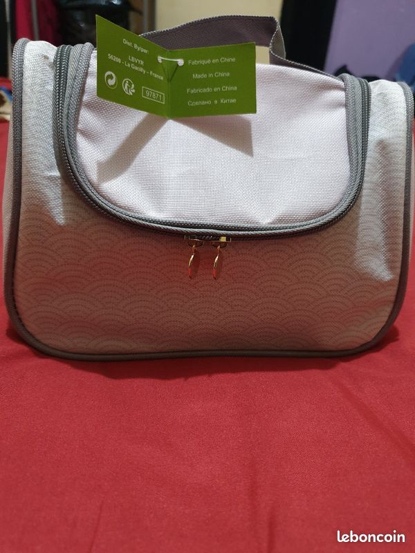 Trousse de toilette (image 4)
