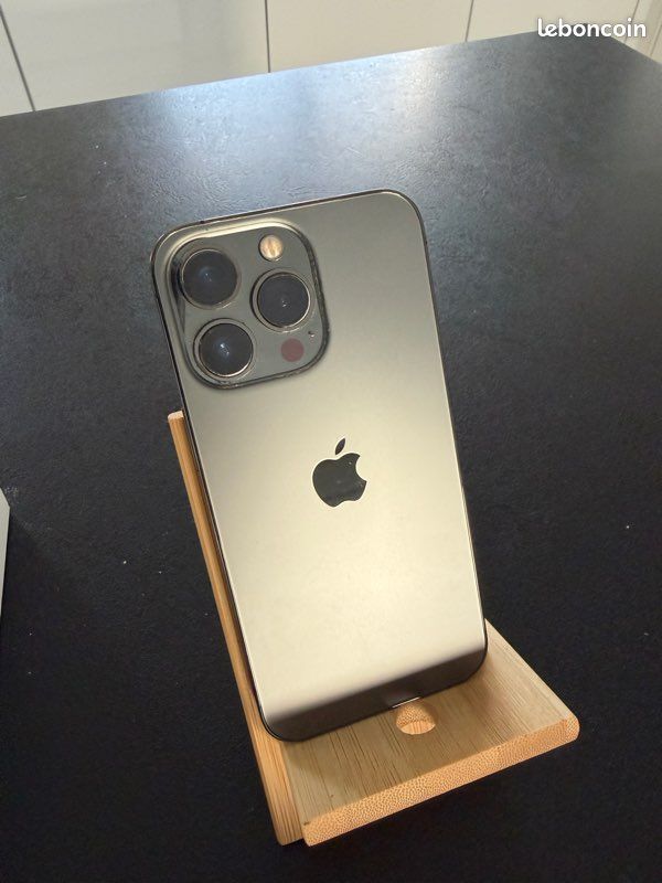 À vendre iPhone 13 Pro 256 Go (image 1)