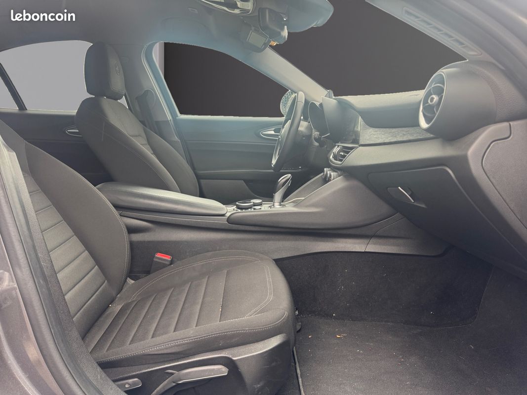 ALFA ROMEO GIULIA 2.2D 136 EDIZIONE AT 136Ch Garantie 12 mois (image 8)