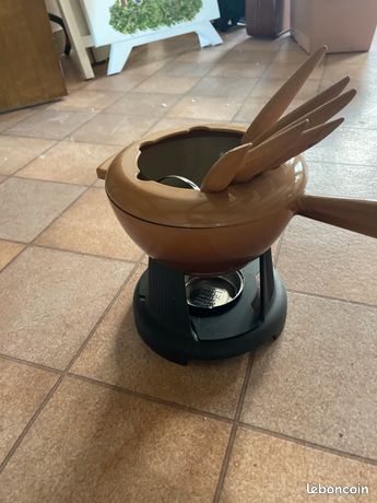 Service fondue neuf Le Creuset - Arts de la table