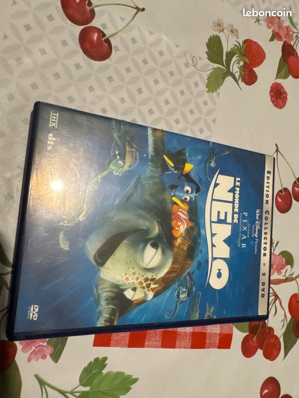 DVD de Nemo dans il y a deux CDs (image 1)