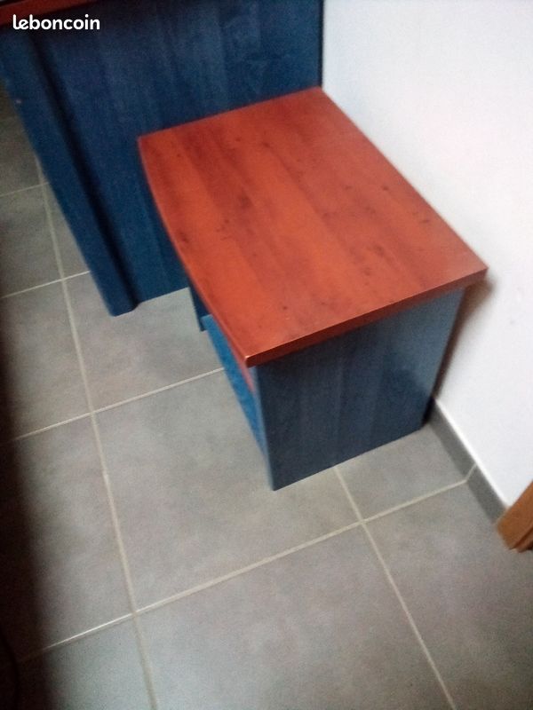 Table de chevet bleu et marron (image 3)