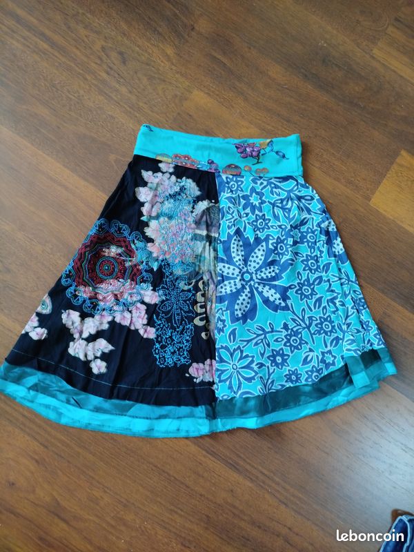 Jupe Desigual Taille XS - Modèle évasé Rose, Longueur Genou, Occasion Très Bon état