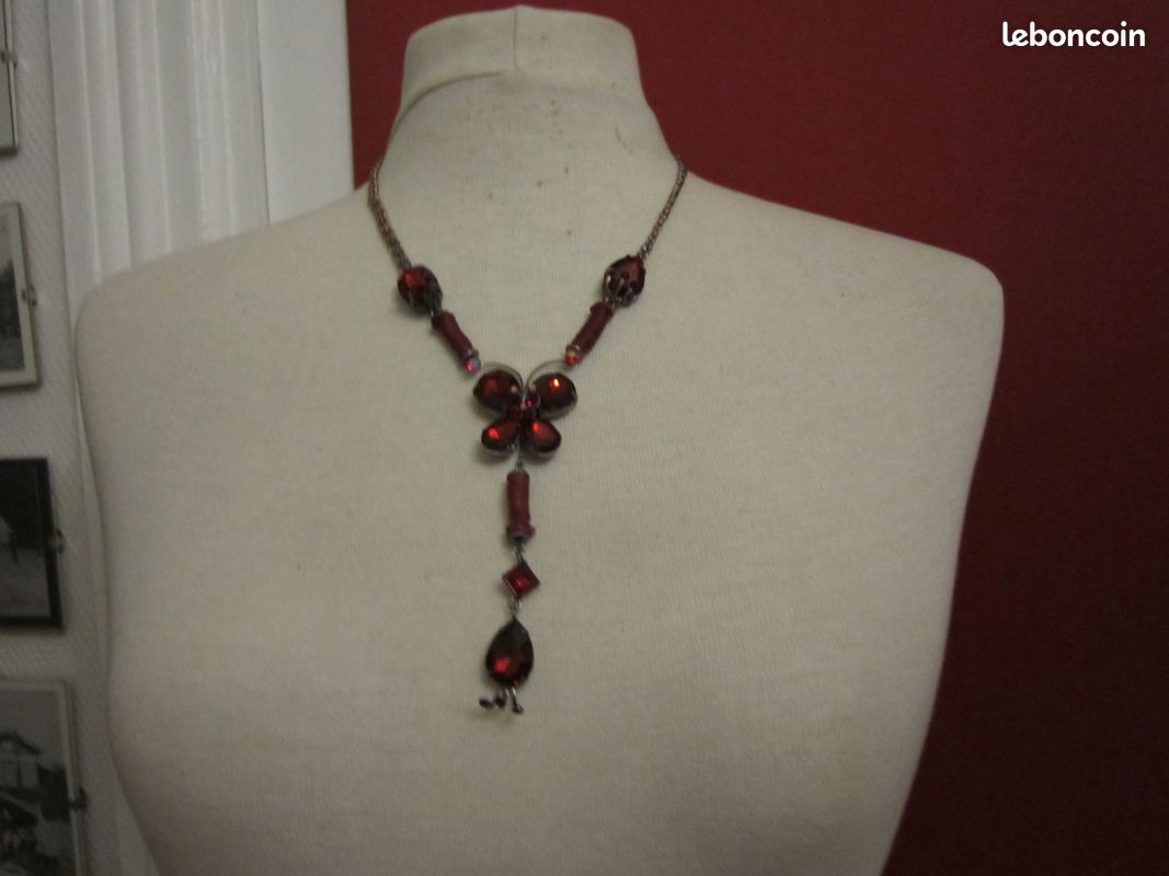 Ensemble rouge collier et boucles (image 2)