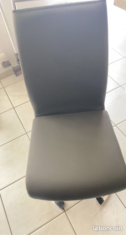 Table de salle à mangé (image 6)