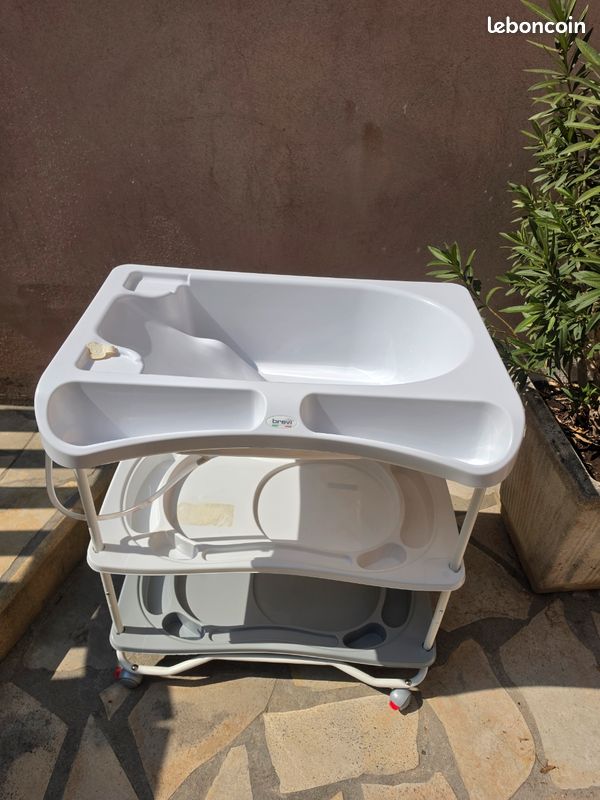 Table à langer avec baignoire intégrée (image 5)