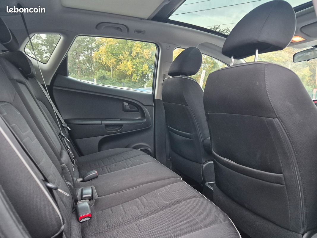 Kia venga Diesel 90ch gps / toit panoramique finition evoque garantie 6 mois (image 8)