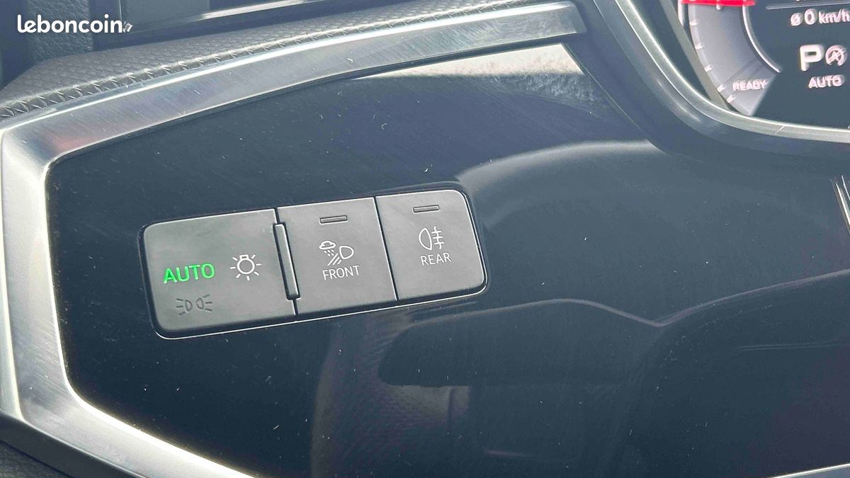 AUDI Q3 TDI 150 ch S tronic 7 S line (image 15)
