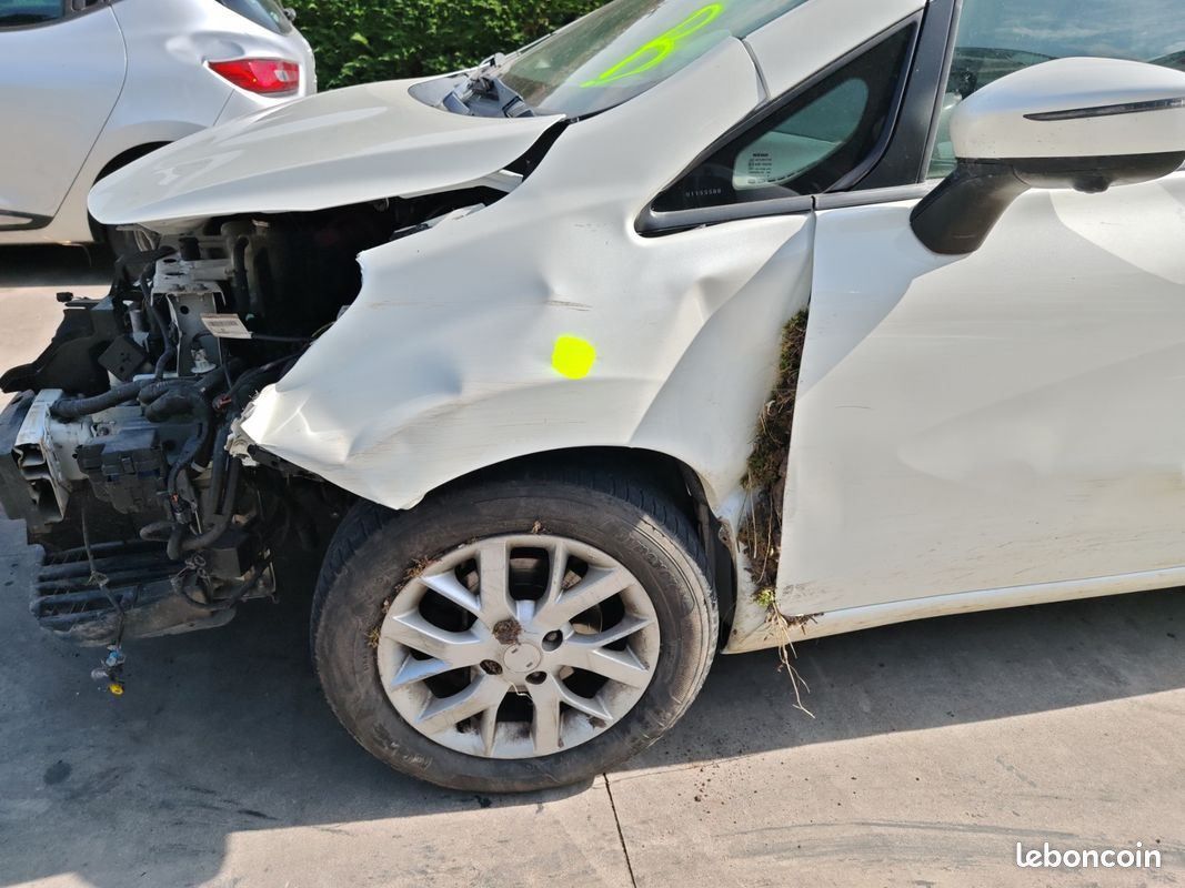 Nissan note accidentée (image 7)