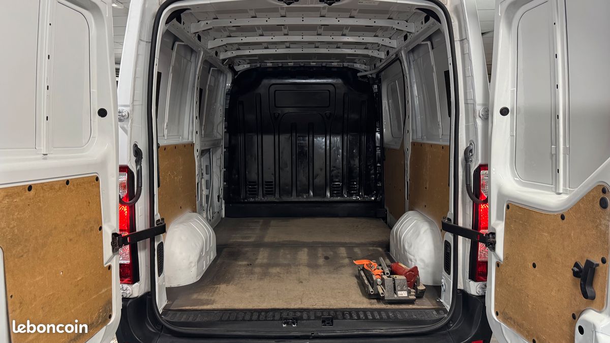 Renault master 2.3 dci 135 ch l1h1 gps clim regulateur radar garantie 12 mois reprise possible (image 4)