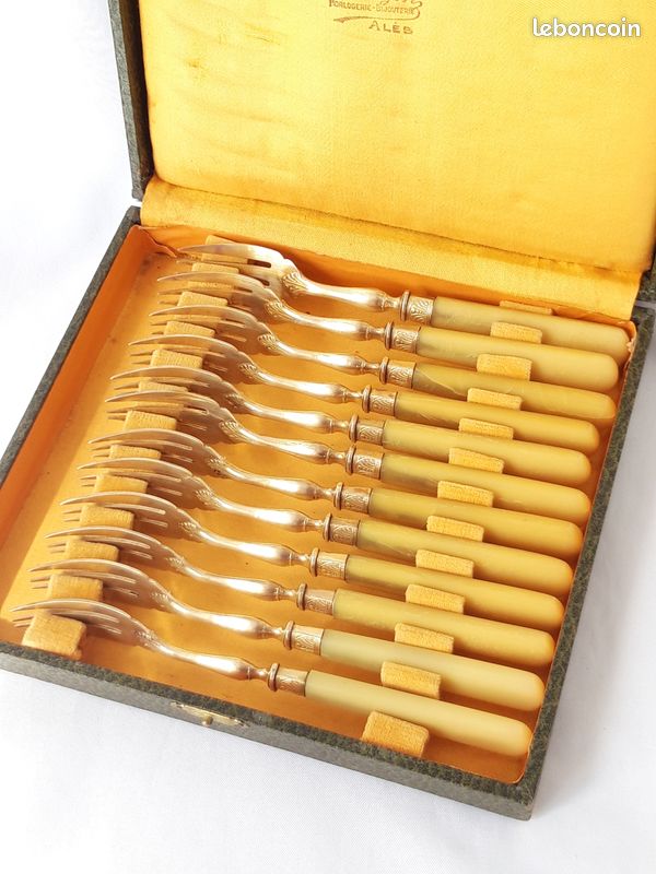 Coffret De 12 Fourchettes à Dessert Art Déco - GAY & PERRIN - Métal Doré