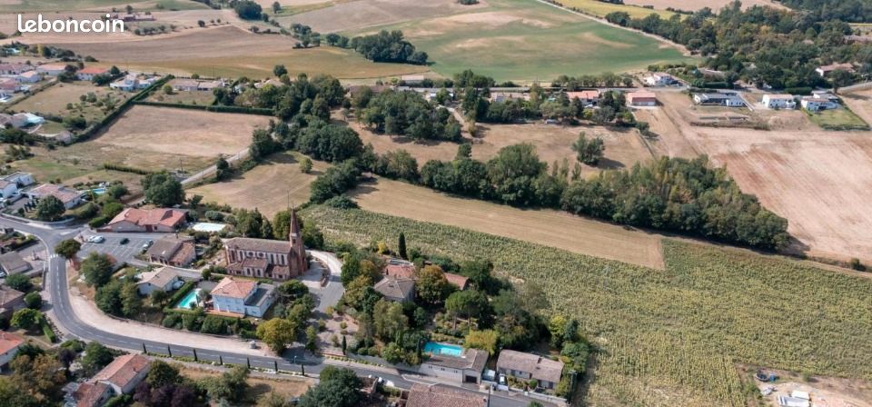 Terrain 900 m² · à Saint-Jean-Lherm · 135 000 €