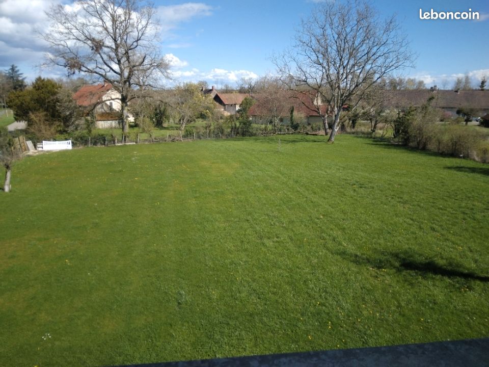Terrain constructible 1200 m2 · à Neublans-Abergement · 23 500 €