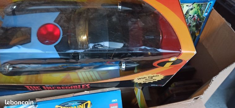 Voiture rc incedimobile PIXAR the incredibles neuve dans sa boite