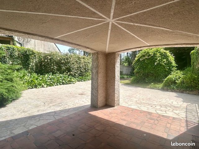 Propriété 13 pièces 341 m² (image 18)