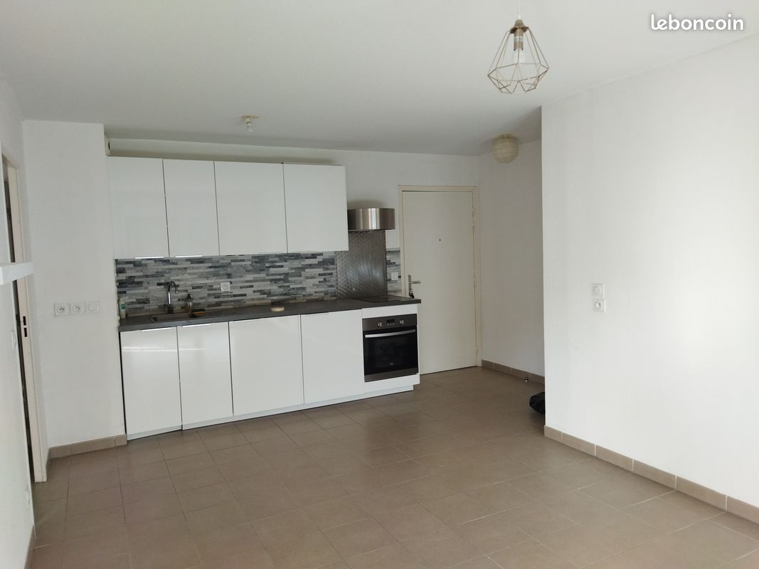 Appartement 2 pièces 42 m² · à Miramas · 42 m² · 700 €
