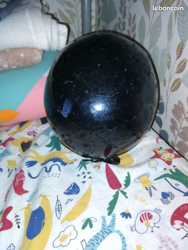 Un casque de moto de vélo et de trotinette (image 3)