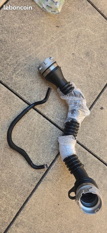 Conduit Air sortie échangeur E durite Turbo (image 1)
