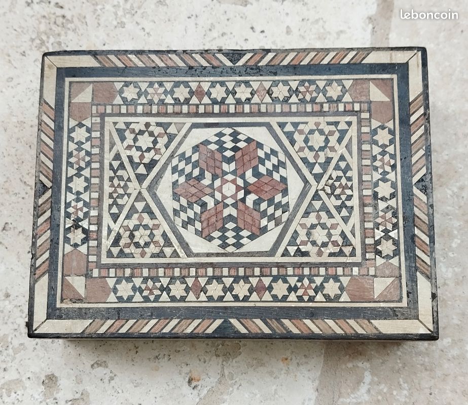 Boîte marqueterie (image 1)