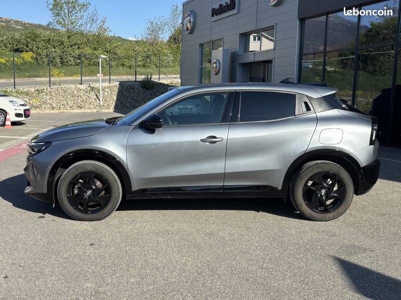 Alfa Romeo Junior 1.2 Ibrida 145 ch e-DCT6 Premium (image 8)