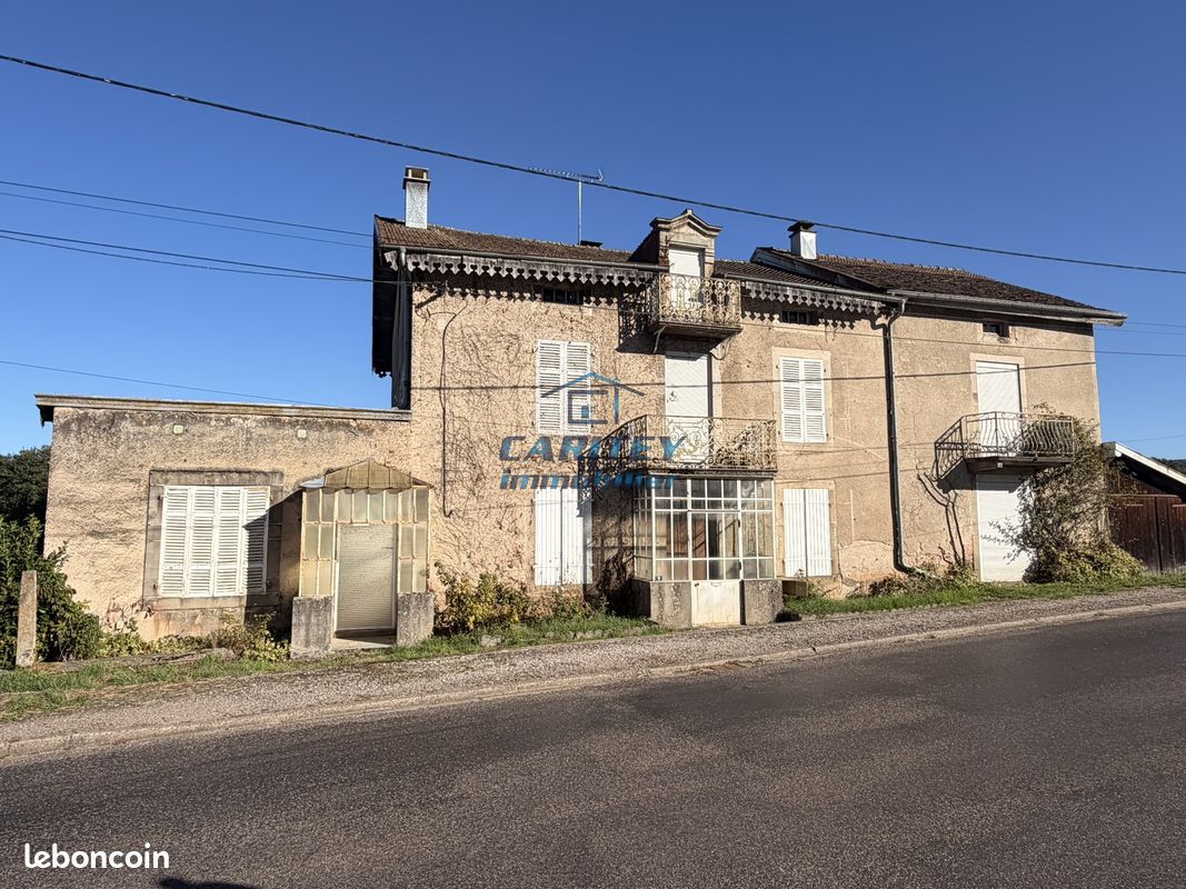 Maison 8 pièces 195 m² · à Aillevillers-et-Lyaumont · 195 m² · 88 000 €