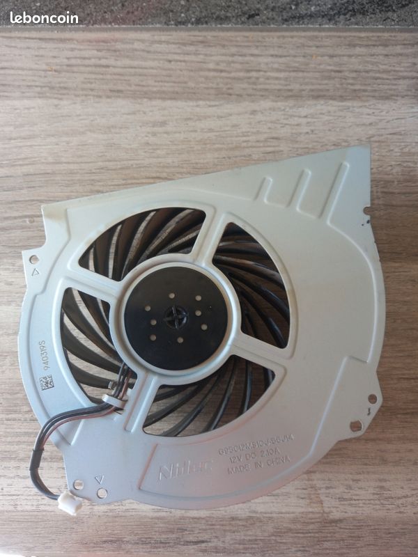 Ventilateur PS4 (image 1)