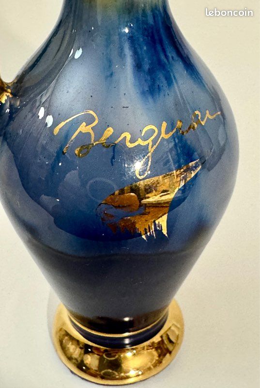 Jolie aiguière céramique Verigord vintage aux motifs flammés bleus et dorés Bergerac, 11,5 cm , excellent état (image 4)
