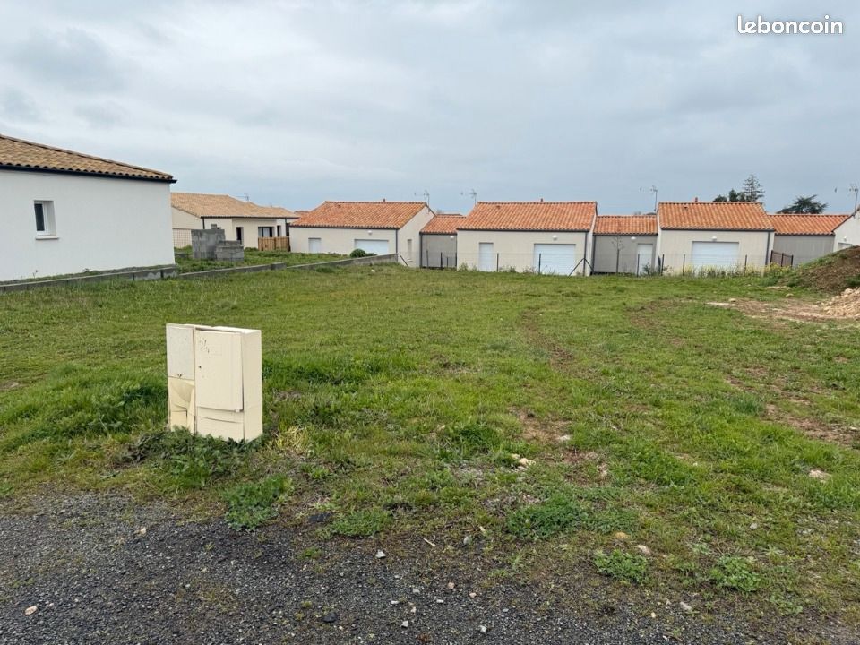 Terrain 505 m² Benet · 36 300 €