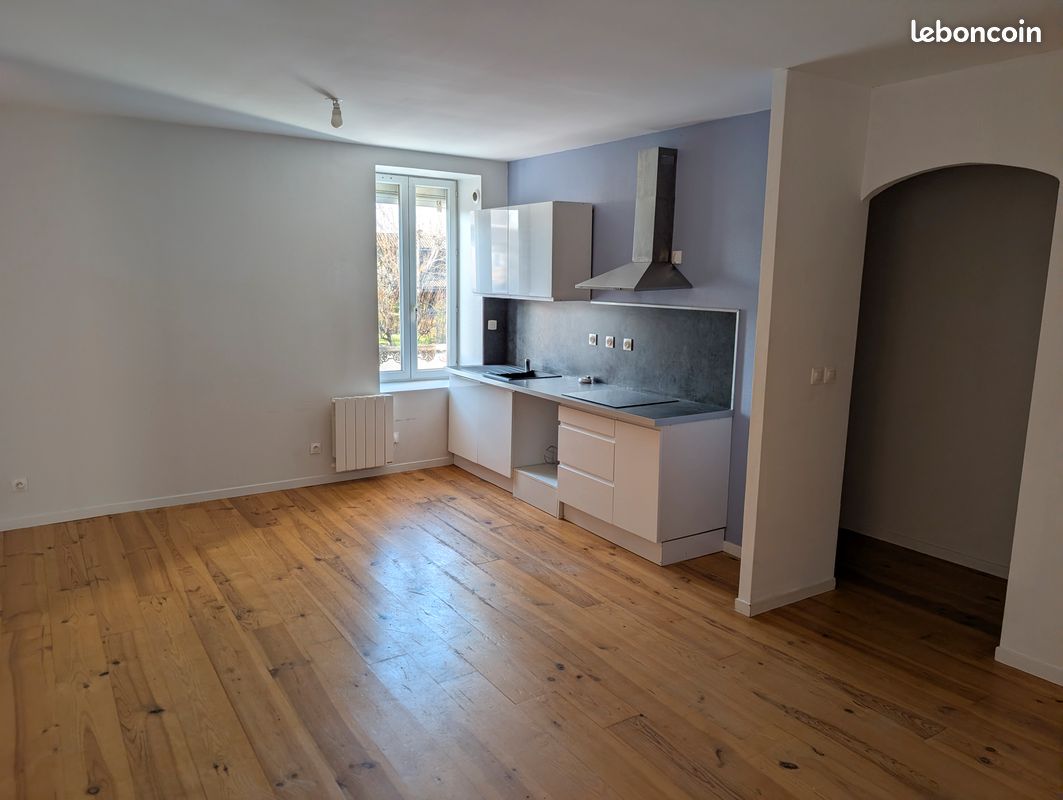 Appartement 3 pièces 63 m² · à Montrevel-en-Bresse · 63 m² · 600 €