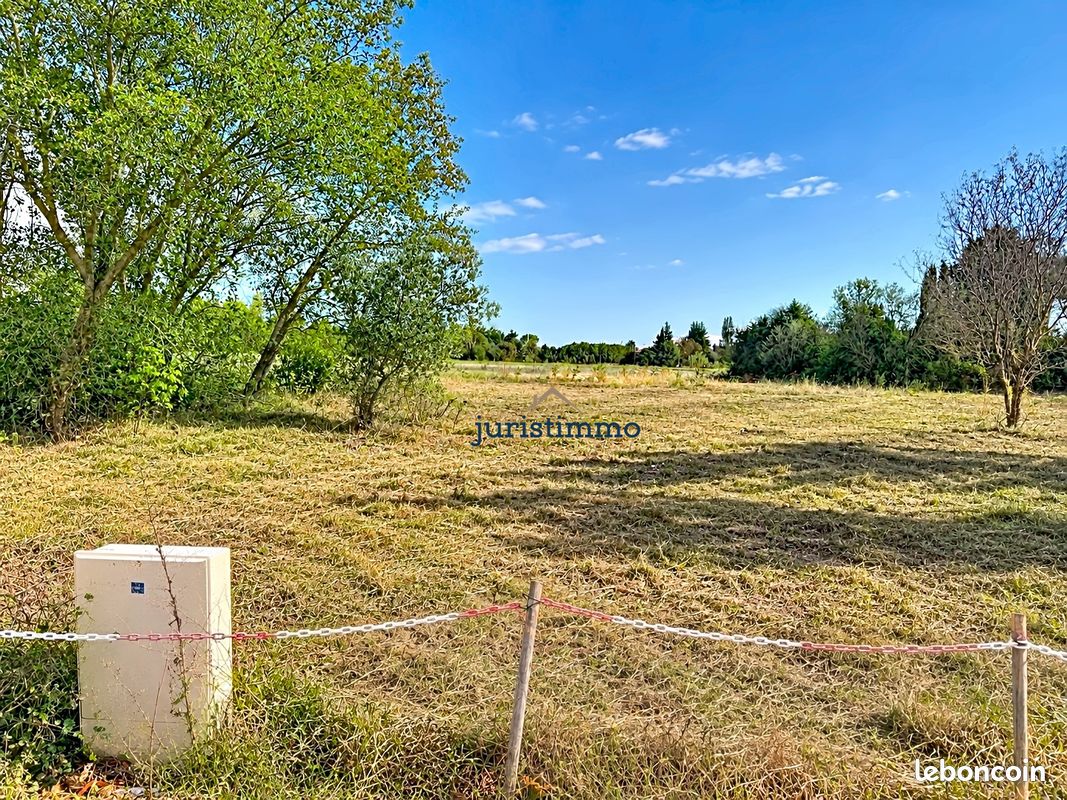 Terrain 558 m² · à Orange · 558 m² · 142 000 €