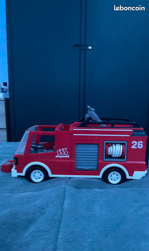 Camion de pompier Playmobil (image 1)