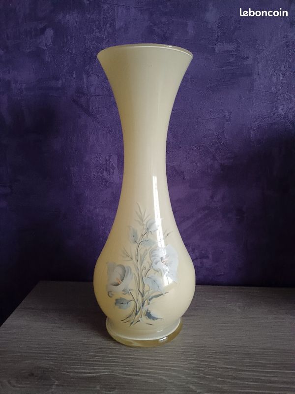 Vase (image 1)