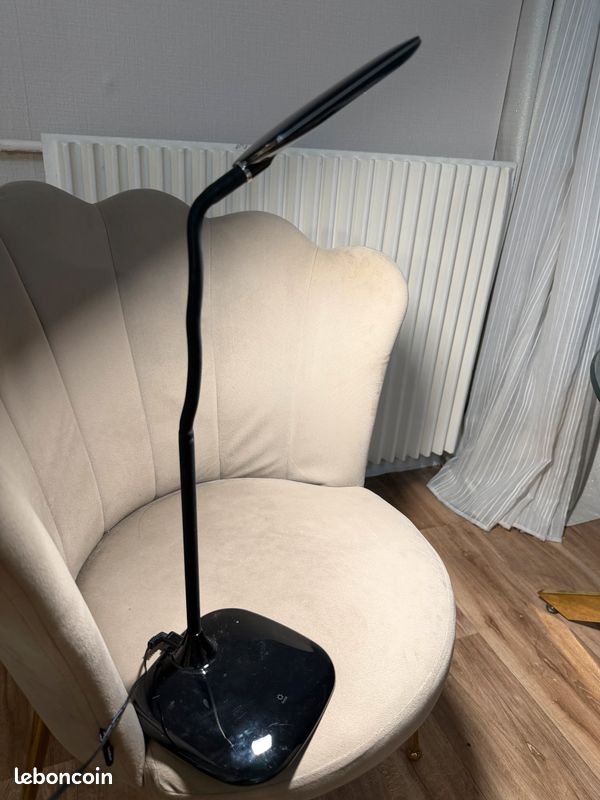 Lampe de table à LED (image 3)