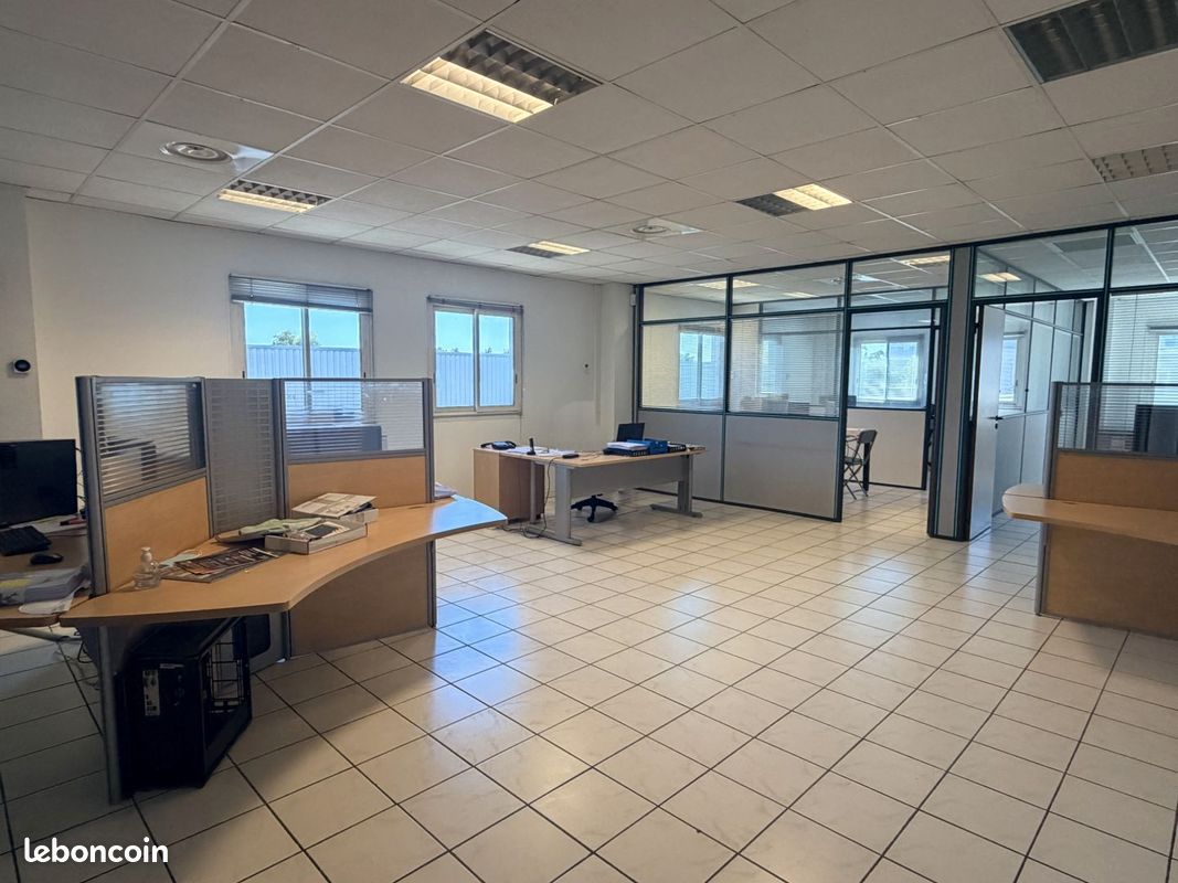Local commercial 5 pièces 109 m² · à Nîmes · 109 m² · 140 000 €