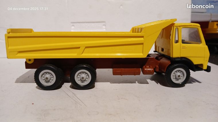 Miniature Camion Berliet GRH 230 Benne - Eligor 1/43 - Occasion TBE