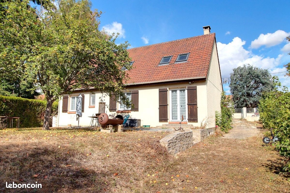 Maison 6 pièces 148 m² · à Nogent-le-Roi · 148 m² · 262 000 €