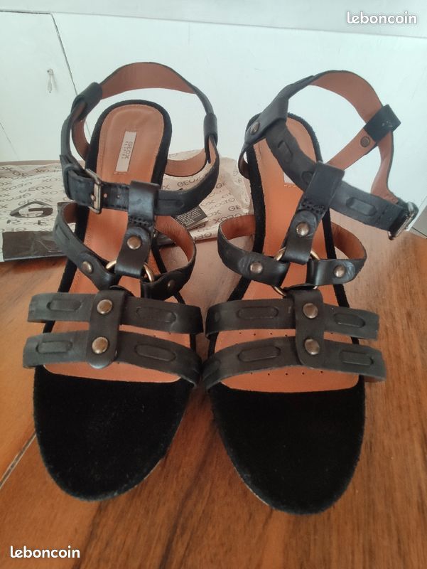 Sandales Compensées Geox Respira Marron Cuir - Taille 8.5 US Femme - Occasion Portées Une Fois