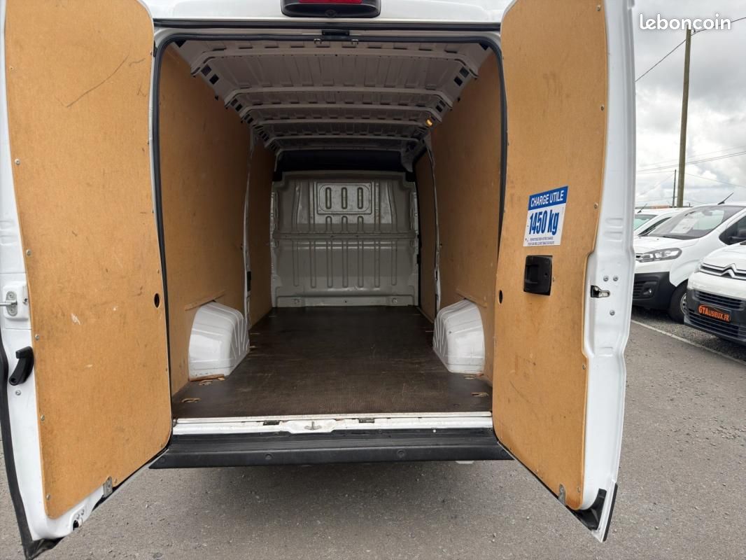 Peugeot Boxer FOURGON TOLE 435 L4H2 BLUEHDI 140 S&S ASPHALT (image 9)