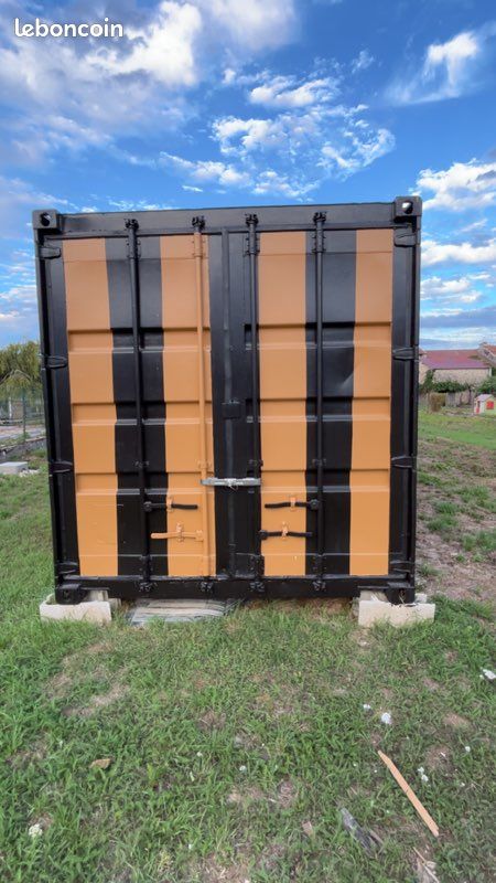 Container box (image 2)