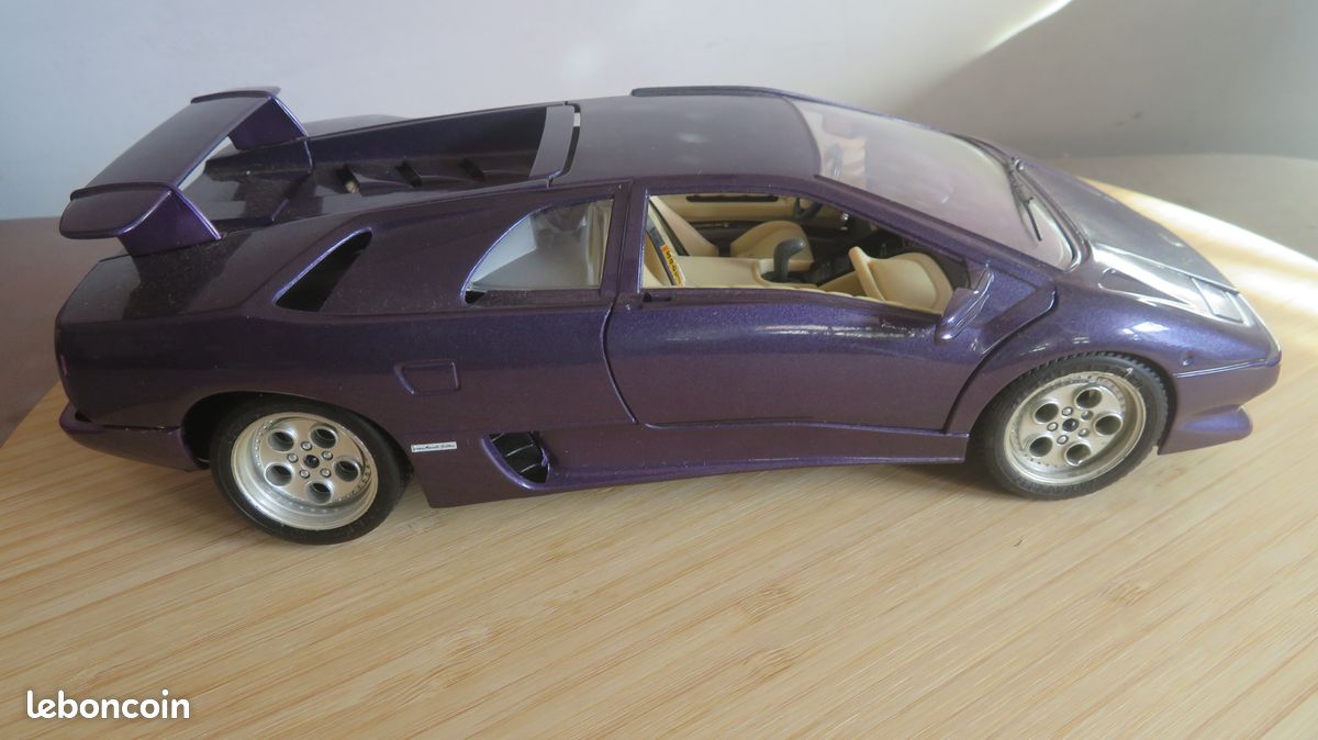 Lamborghini diablo 1990 1/18 Burago - Collection