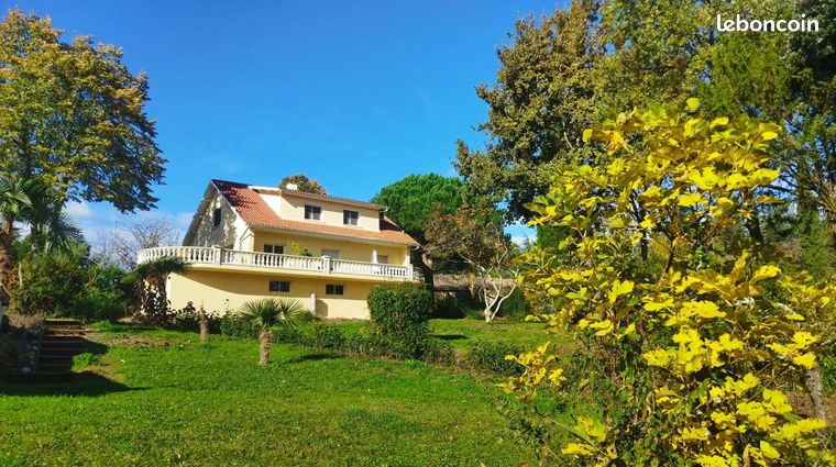 Maison 7 pièces 260 m²