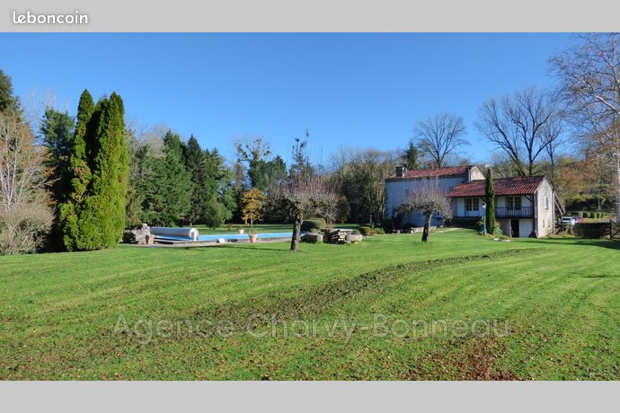 Moulin 7 pièces 213 m²