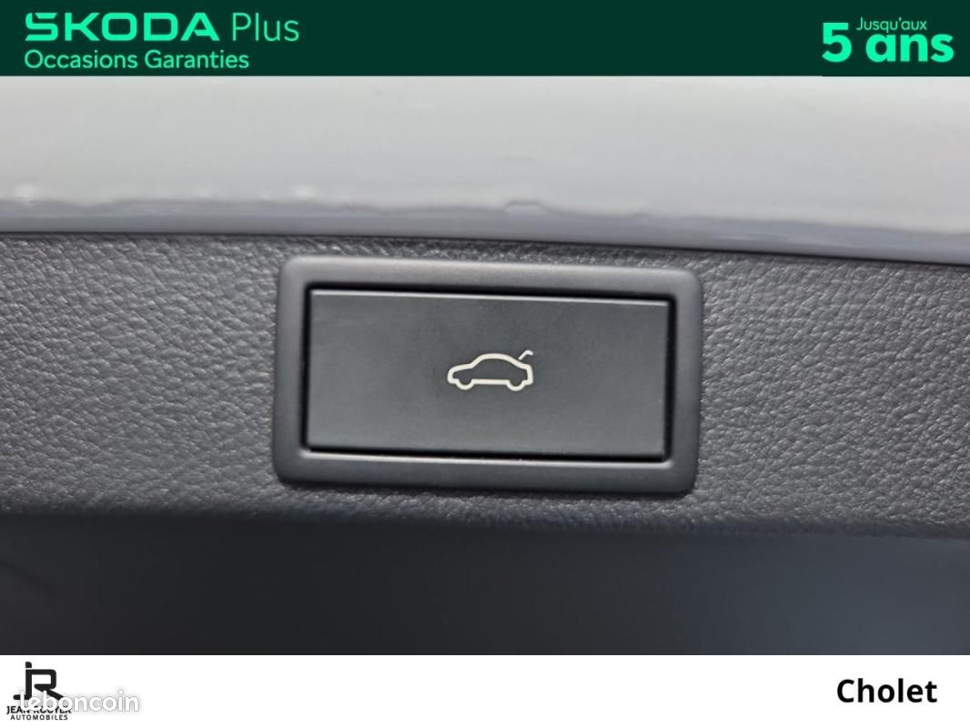 Skoda Octavia COMBI 2.0 TDI 150 ch SCR DSG7 Sportline (image 35)